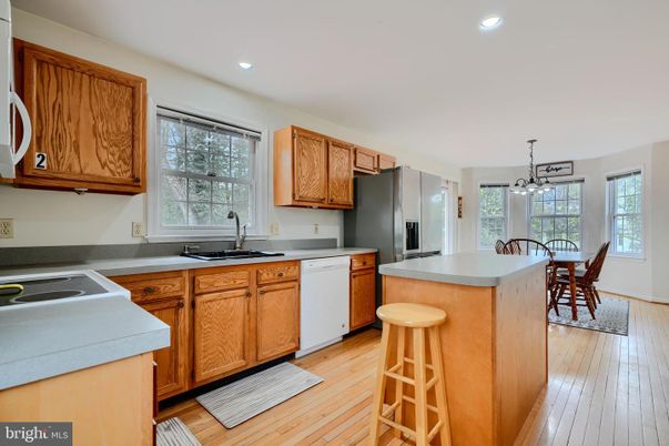 Dining room, Interior, Kitchen, Pendant Lights, Recessed Lighting, Wood Texture Flooring