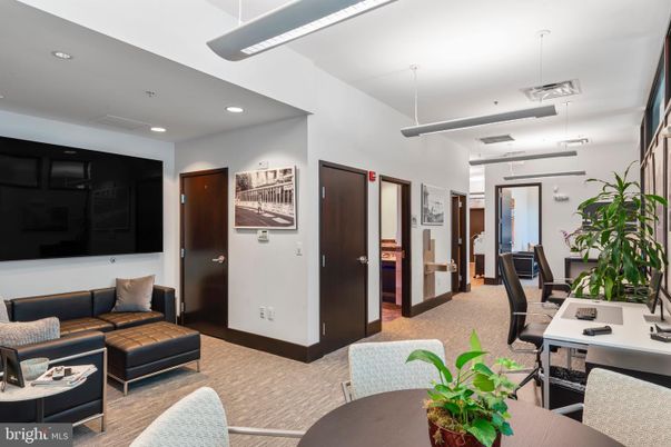 Interior, Living room, Pendant Lights, Recessed Lighting