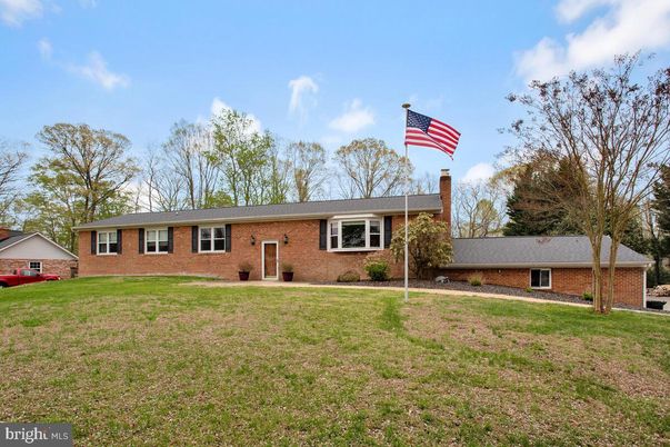Backyard, Exterior, Facade, Brick Facade, Cape Cod