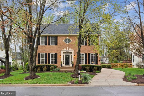 Exterior, Facade, Brick Facade, Georgian