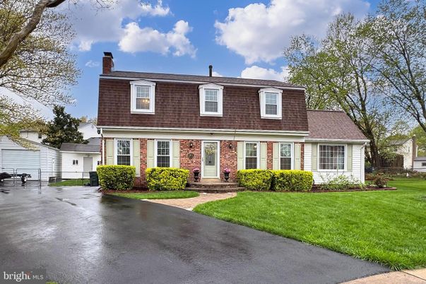 Exterior, Facade, Brick Facade, Cape Cod