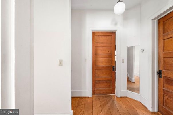 Interior, Pendant Lights, Wood Texture Flooring
