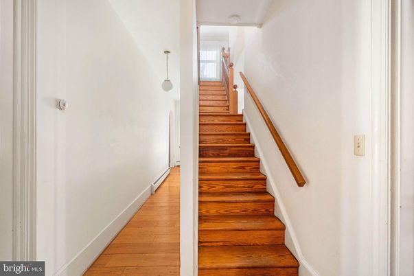 Interior, Pendant Lights, Wood Texture Flooring
