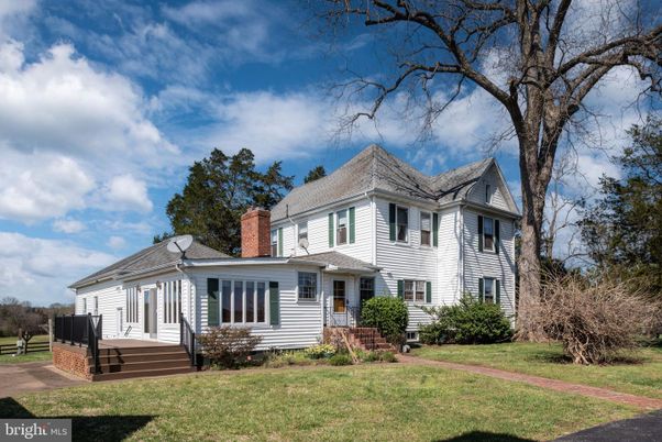 Exterior, Facade, Queen Anne Victorian