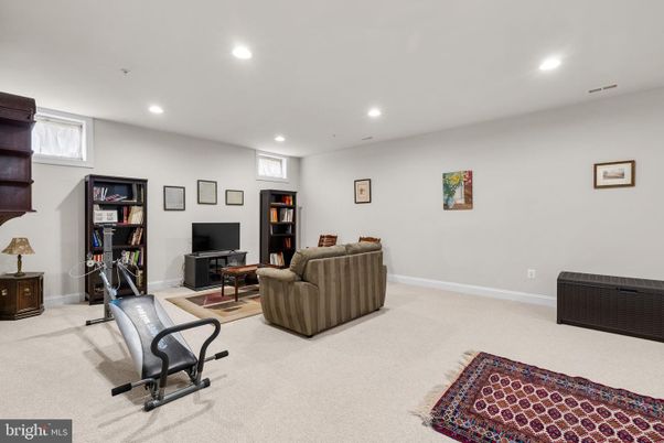 Fitness Equipment, Home Office, Interior, Living room, Recessed Lighting