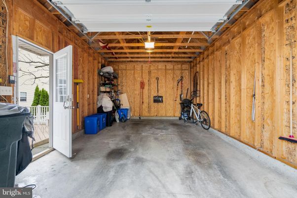 Garage, Interior, Wooden Walls