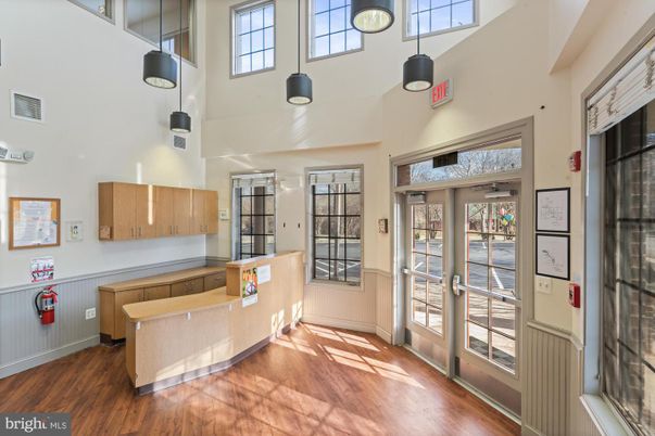 Interior, Pendant Lights, Wood Texture Flooring