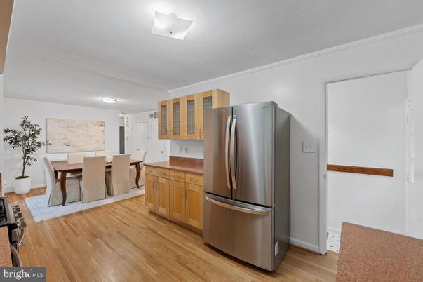 Dining room, Interior, Kitchen, Stainless Steel Appliances, Wood Texture Flooring