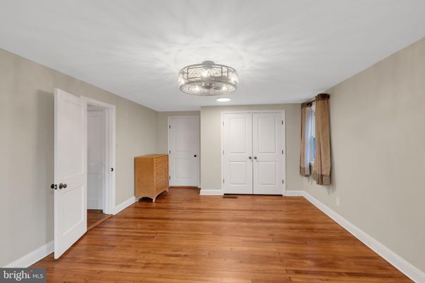 Chandelier, Empty room, Interior, Recessed Lighting, Wood Texture Flooring