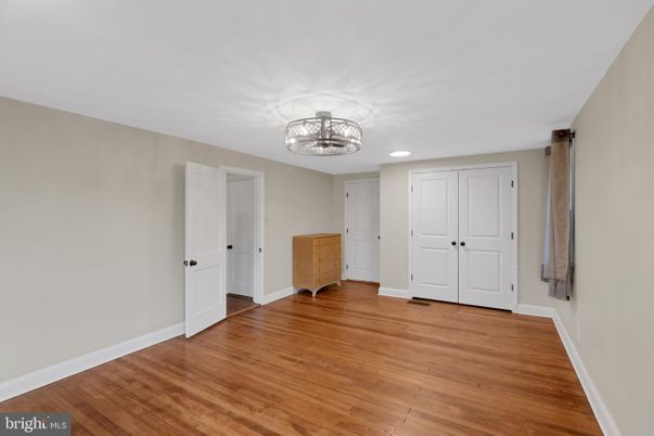 Chandelier, Empty room, Interior, Recessed Lighting, Wood Texture Flooring