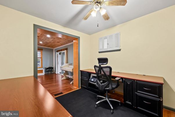 Home Office, Interior, Recessed Lighting, Wooden Ceilings, Wood Texture Flooring