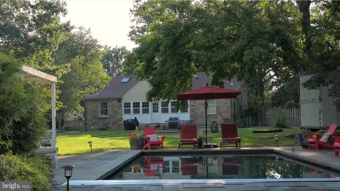 Exterior, Pool