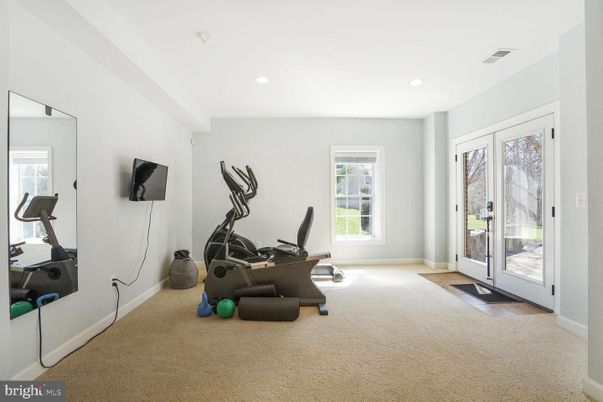 Fitness Equipment, Interior, Recessed Lighting, Wood Texture Flooring