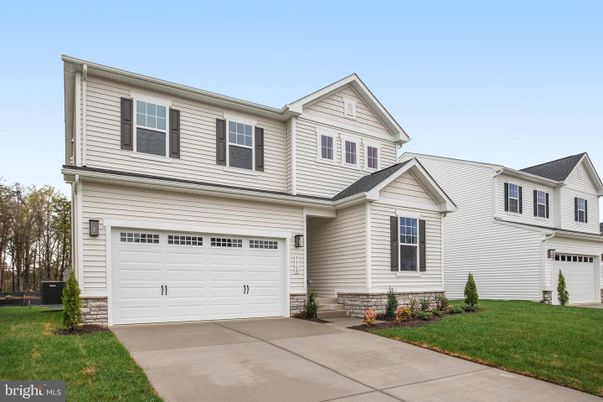 Attached, Exterior, Facade, Farmhouse