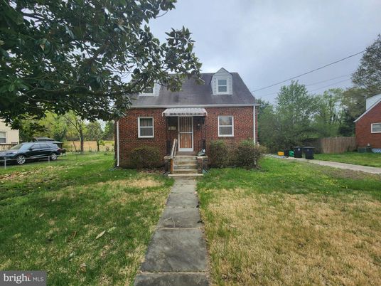 Exterior, Facade, Brick Facade, Cape Cod