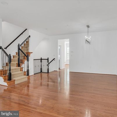 Empty room, Interior, Pendant Lights, Wood Texture Flooring