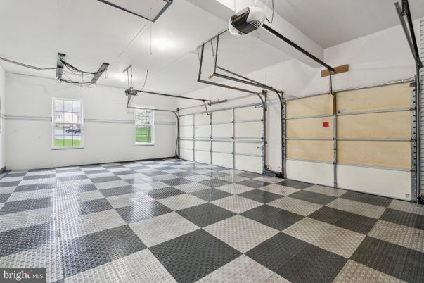 Garage, Interior