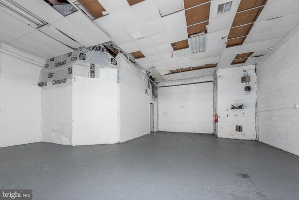 Garage, Interior