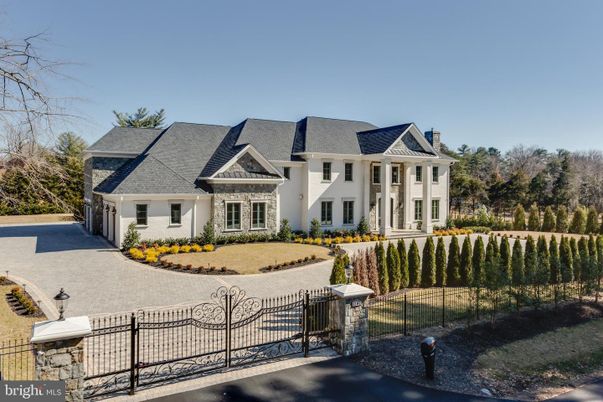 Exterior, Facade, French Provincial
