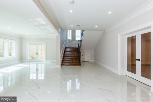Empty room, Interior, Marble, Recessed Lighting