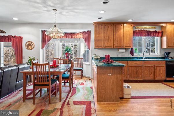 Dining room, Interior, Kitchen, Pendant Lights, Recessed Lighting, Wood Texture Flooring