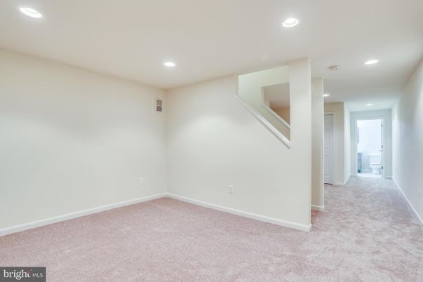 Empty room, Interior, Recessed Lighting
