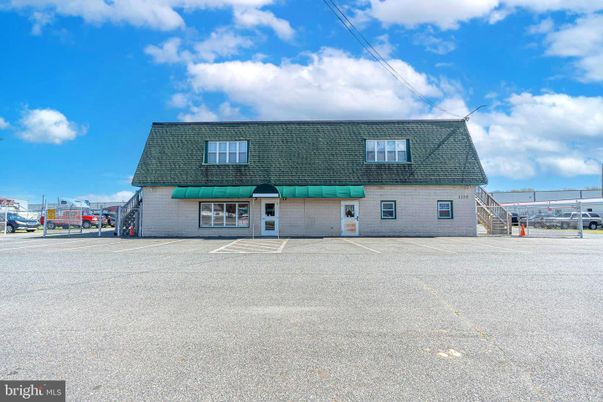 Exterior, Facade, Cape Cod