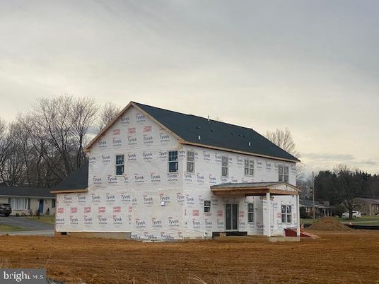 Exterior, Facade, Farmhouse