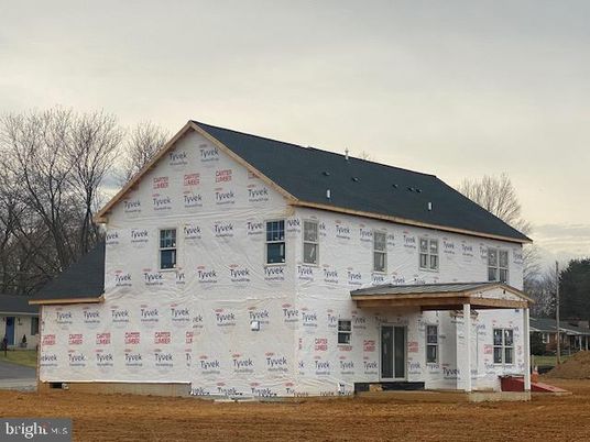 Exterior, Facade, Farmhouse