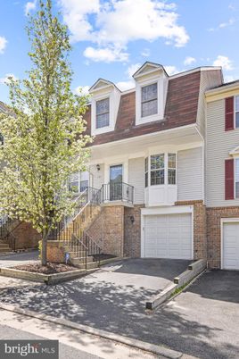Attached, Exterior, Facade, Brick Facade, Rowhouse