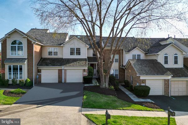 Attached, Exterior, Facade, Brick Facade, Rowhouse