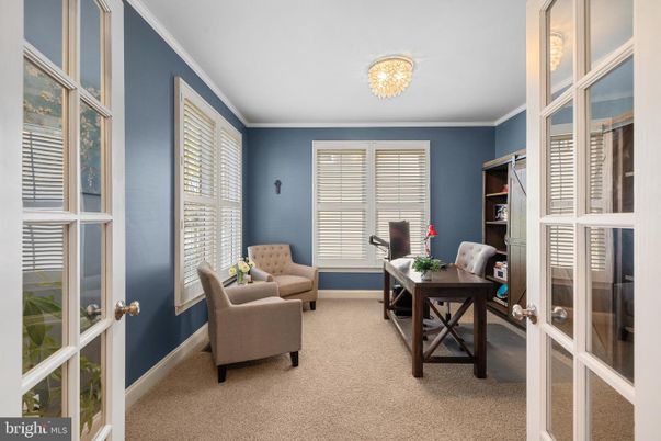 Home Office, Interior