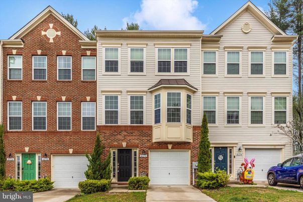 Attached, Exterior, Facade, Brick Facade, Rowhouse