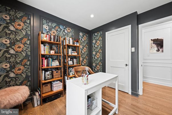 Home Office, Interior, Recessed Lighting, Wood Texture Flooring
