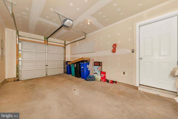 Garage, Interior