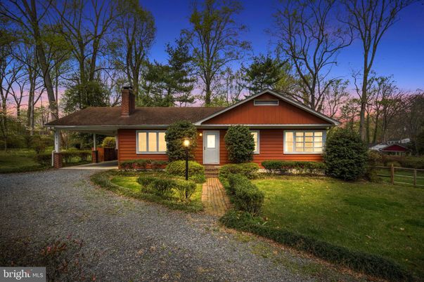 Backyard, Exterior, Facade, Split Level