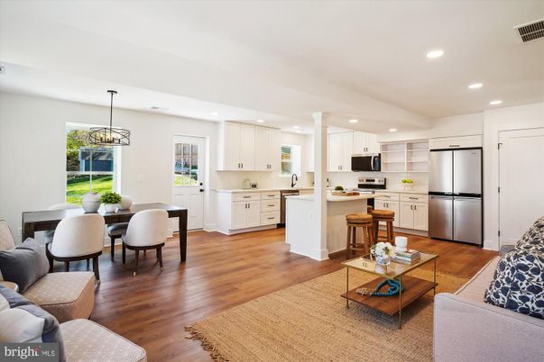 Dining room, Interior, Kitchen, Living room, Pendant Lights, Recessed Lighting, Stainless Steel Appliances, Wood Texture Flooring