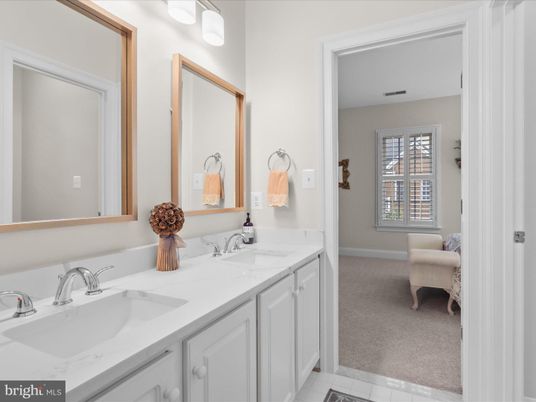 Bathroom, Dual Sink Vanities, Interior