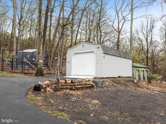 Detached Garage, Exterior