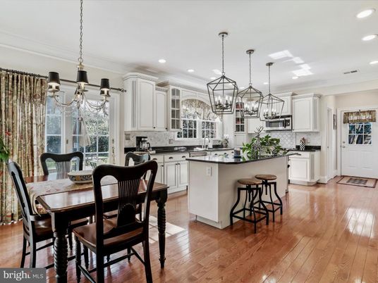 Chandelier, Dining room, Interior, Kitchen, Pendant Lights, Recessed Lighting, Wood Texture Flooring