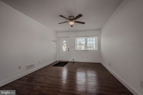 Empty room, Interior, Wood Texture Flooring