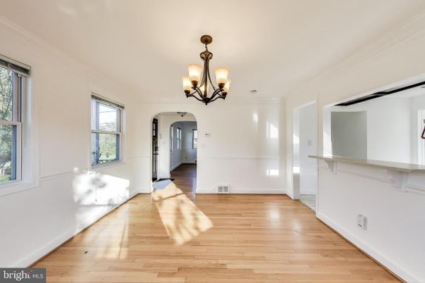 Chandelier, Empty room, Interior, Wood Texture Flooring