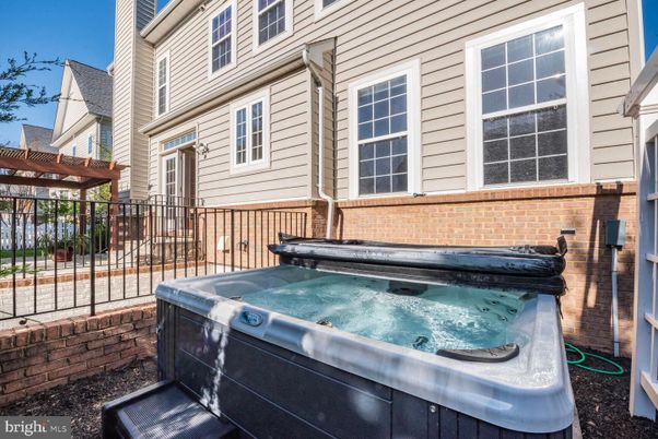 Exterior, Hot Tub