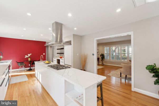 Dining room, Interior, Kitchen, Recessed Lighting, Wood Texture Flooring