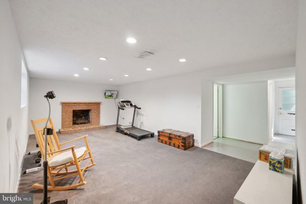 Fireplace, Fitness Equipment, Interior, Recessed Lighting