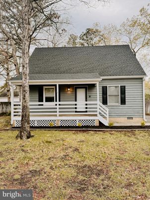 Exterior, Facade, Cape Cod