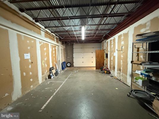 Garage, Interior