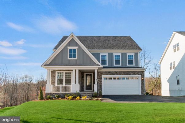 Attached, Exterior, Facade, Farmhouse