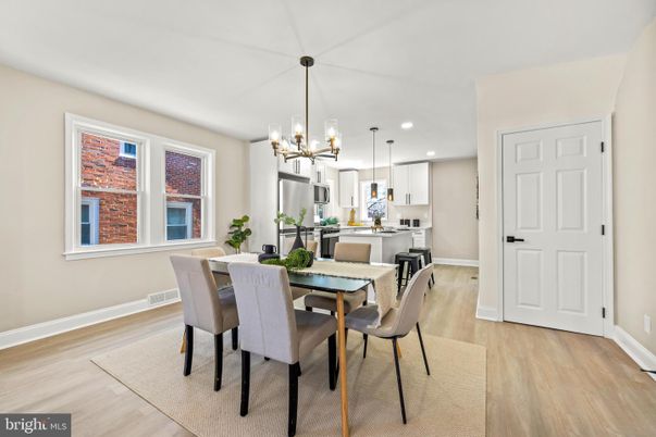 Dining room, Interior, Kitchen, Pendant Lights, Recessed Lighting, Wood Texture Flooring