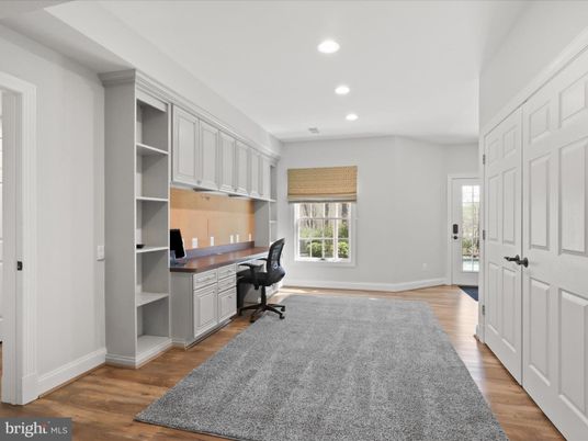 Home Office, Interior, Recessed Lighting, Wood Texture Flooring